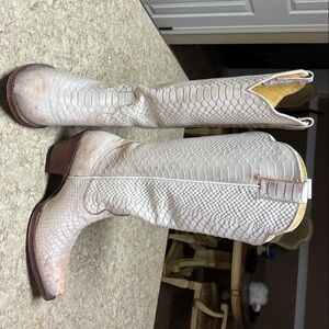 Ariat Cream Textured Heeled Boots